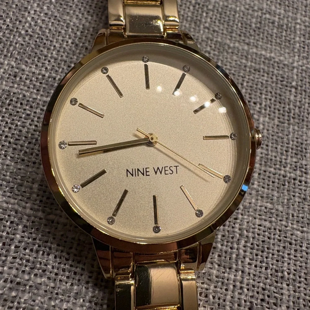 Nine West Women's Quartz Gold-Tone Alloy Link Bracelet Watch, 36mm